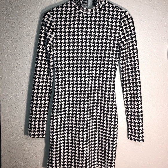SHEIN SIZE 2 Hounstooth Print Bodycon Dress15”Pit 2 Pit 32” Length Black White - Picture 4 of 6